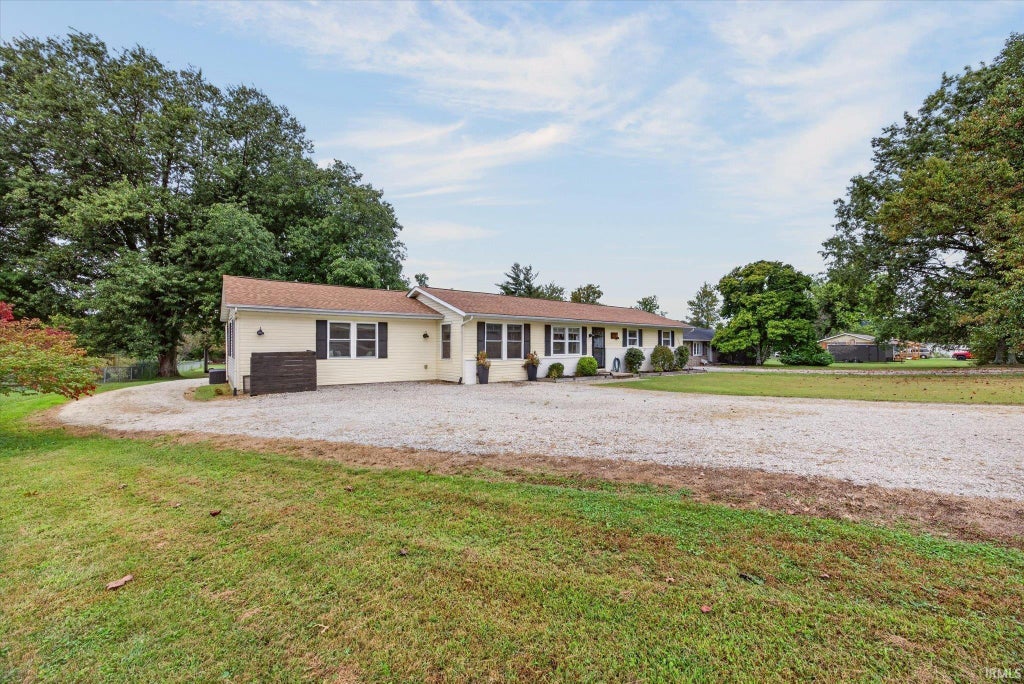 Photo of 5172 S Indian Valley Drive, Bloomington, IN 47403 (MLS # 202639760)