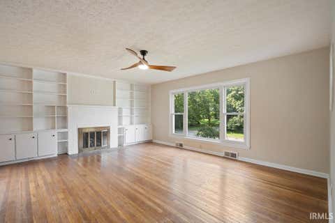 Tiny photo for 703 Grove Avenue, Kokomo, IN 46902 (MLS # 202634441)