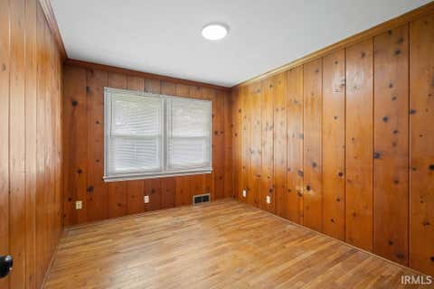 Tiny photo for 703 Grove Avenue, Kokomo, IN 46902 (MLS # 202634441)