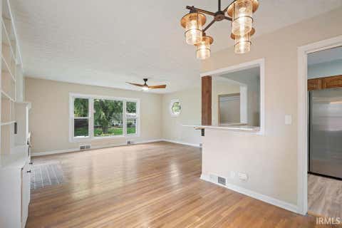 Tiny photo for 703 Grove Avenue, Kokomo, IN 46902 (MLS # 202634441)