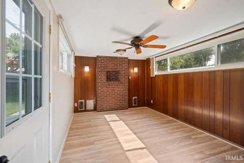 Tiny photo for 703 Grove Avenue, Kokomo, IN 46902 (MLS # 202634441)