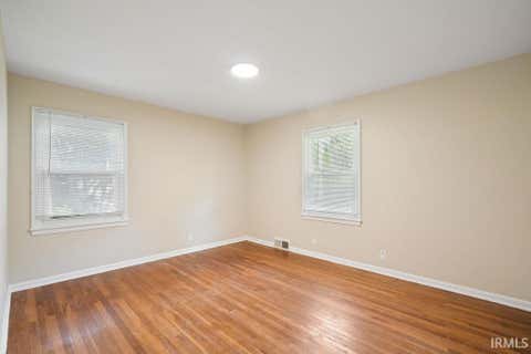 Tiny photo for 703 Grove Avenue, Kokomo, IN 46902 (MLS # 202634441)
