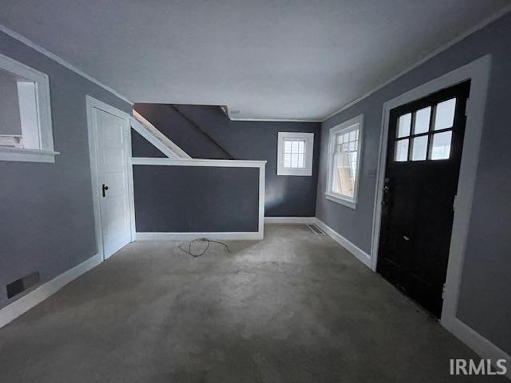 Photo of 1160 E Indiana Avenue, South Bend, IN 46613 (MLS # 202543274)