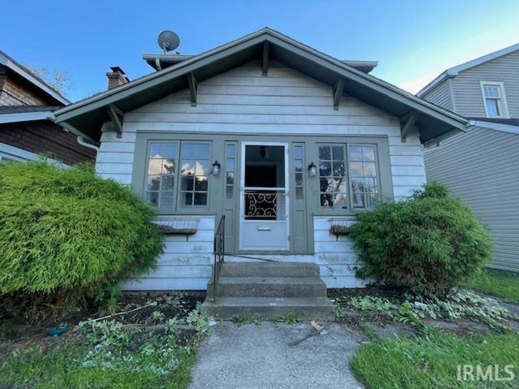 Photo of 1160 E Indiana Avenue, South Bend, IN 46613 (MLS # 202543274)