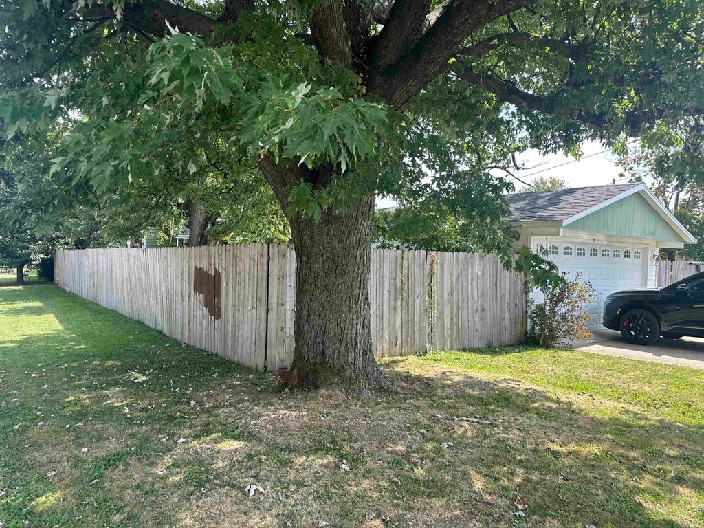 Photo of 601 Q Street, Bedford, IN 47421 (MLS # 202538396)