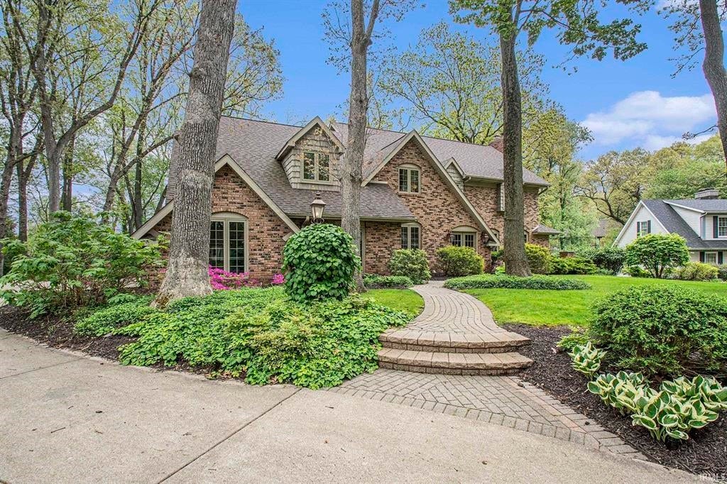 Photo of 51086 Woodcliff Court, Granger, IN 46530 (MLS # 202640283)