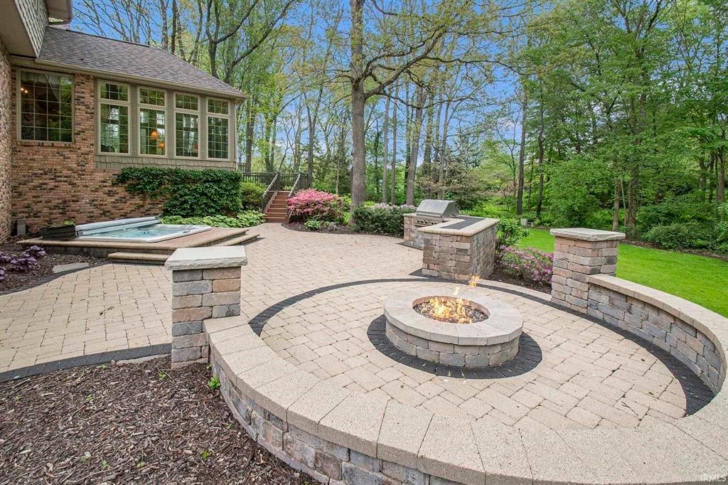 Photo of 51086 Woodcliff Court, Granger, IN 46530 (MLS # 202640283)