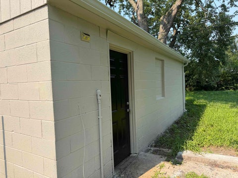 Tiny photo for 1661 Jeanette Avenue, Evansville, IN 47714 (MLS # 202628973)