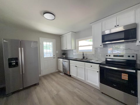 Tiny photo for 1661 Jeanette Avenue, Evansville, IN 47714 (MLS # 202628973)