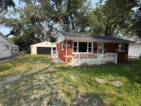 Tiny photo for 1661 Jeanette Avenue, Evansville, IN 47714 (MLS # 202628973)