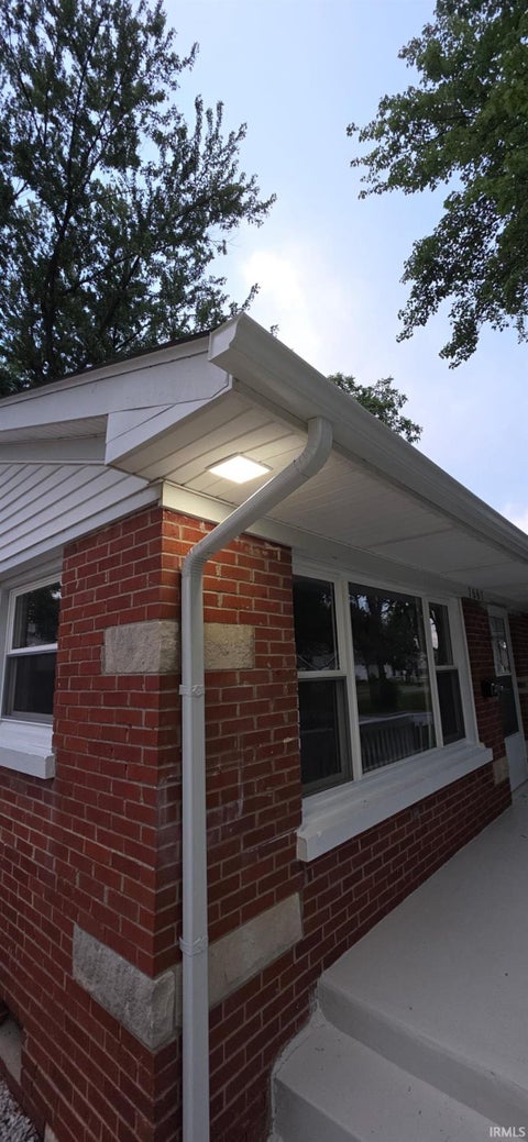 Tiny photo for 1661 Jeanette Avenue, Evansville, IN 47714 (MLS # 202628973)
