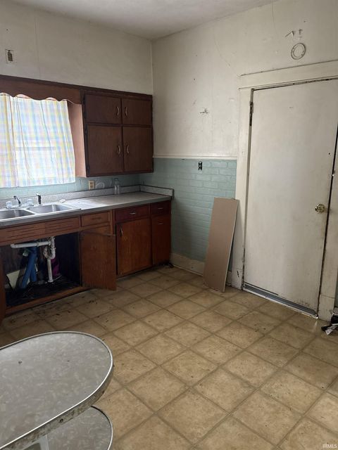 Tiny photo for 903 N Courtland Avenue, Kokomo, IN 46901 (MLS # 202605699)