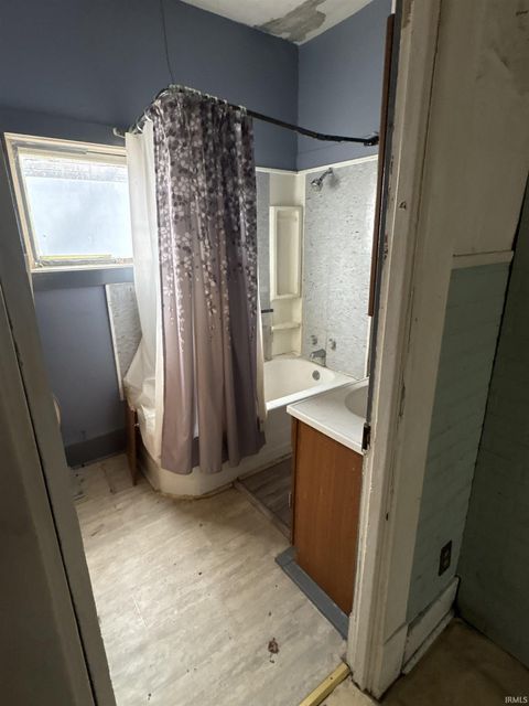 Tiny photo for 903 N Courtland Avenue, Kokomo, IN 46901 (MLS # 202605699)