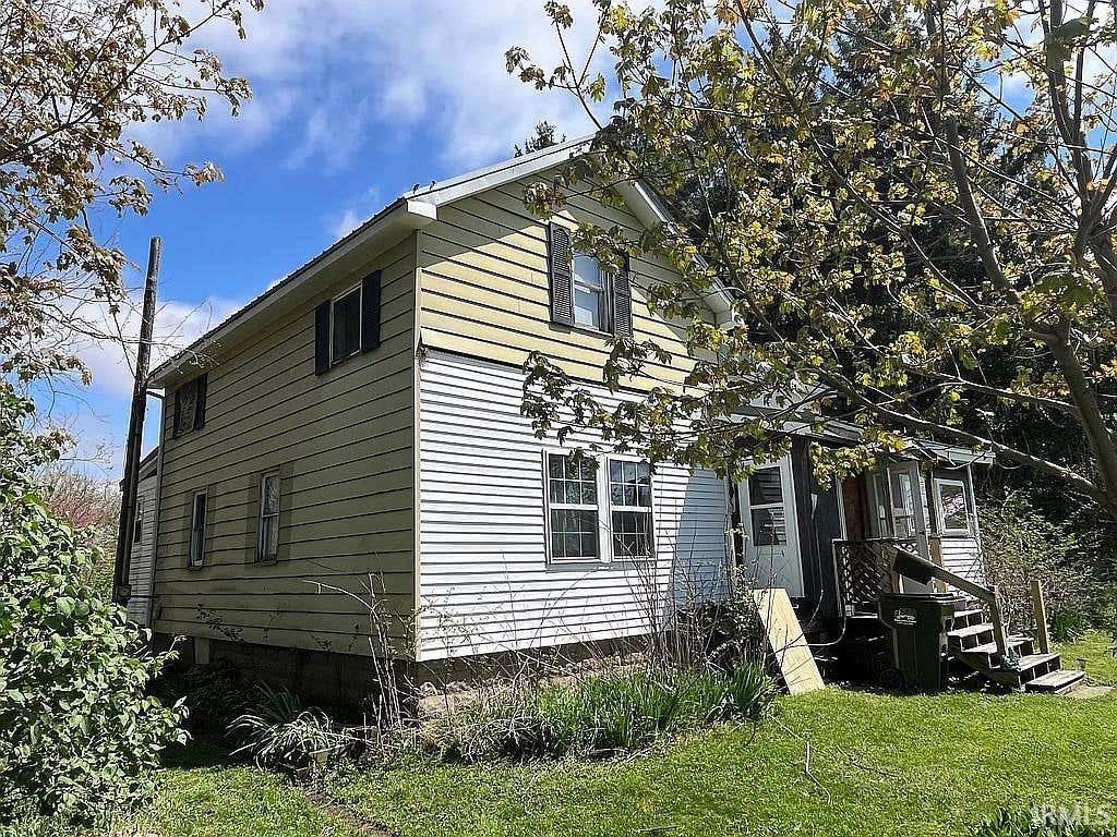 Photo of 124 W Orange Street, Cromwell, IN 46732 (MLS # 202628982)