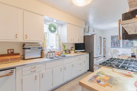 Tiny photo for 19275 Wedgewood Drive, South Bend, IN 46637 (MLS # 202612677)