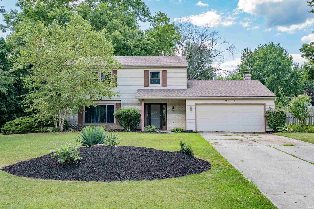 Photo of 9919 E Limberlost Trail, Fort Wayne, IN 46825 (MLS # 202631898)