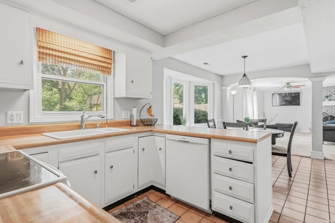 Tiny photo for 9919 E Limberlost Trail, Fort Wayne, IN 46825 (MLS # 202631898)