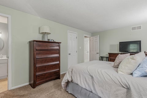 Tiny photo for 9919 E Limberlost Trail, Fort Wayne, IN 46825 (MLS # 202631898)