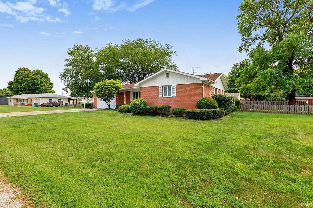 Photo of 911 W 52 Street, Marion, IN 46953 (MLS # 202632705)