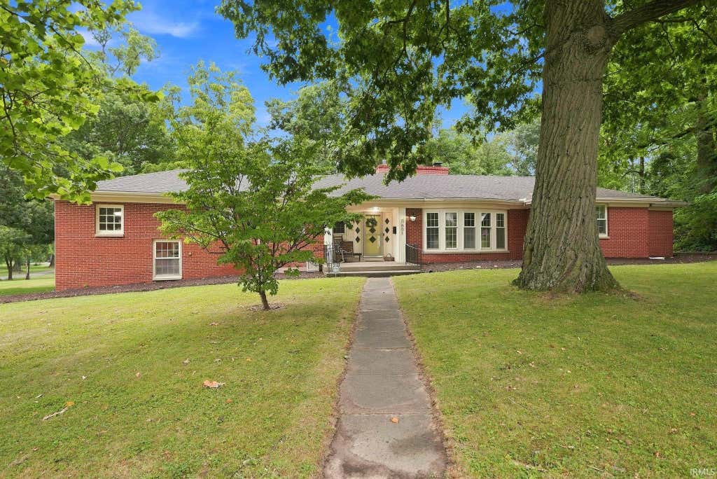 Photo of 3601 Mulberry Road, Fort Wayne, IN 46802 (MLS # 202630863)