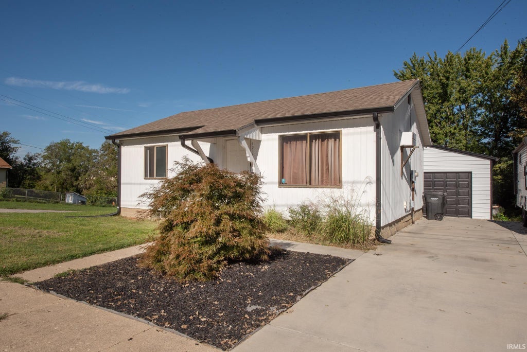 Photo of 416 Jefferson Street, Lafayette, IN 47905 (MLS # 202640132)