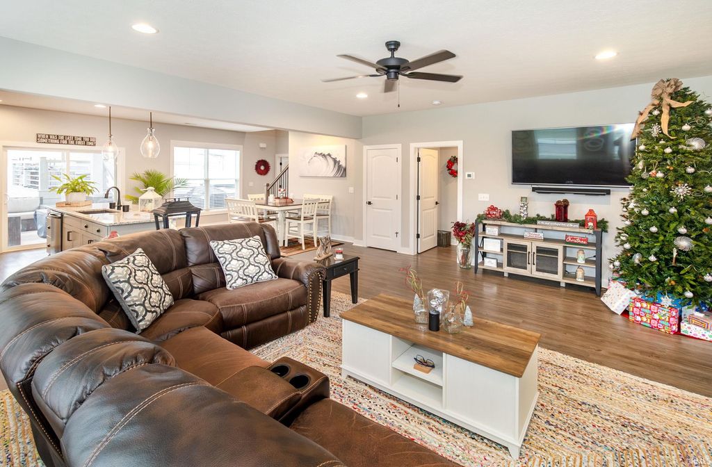 Photo of 5680 Brompton Drive, Newburgh, IN 47630 (MLS # 202549615)