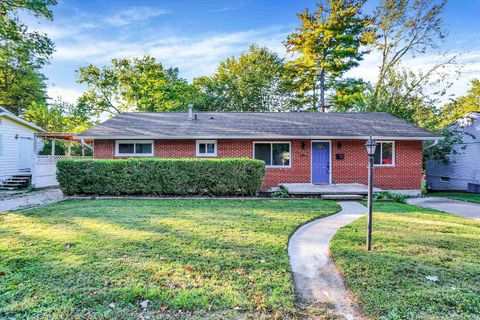 Photo of 2612 E Dekist Street, Bloomington, IN 47408 (MLS # 202541463)