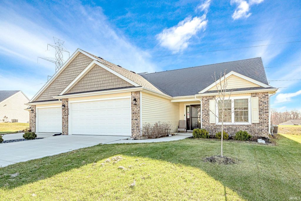 Photo of 5230 Pigeon Creek Court, Fort Wayne, IN 46825 (MLS # 202547137)