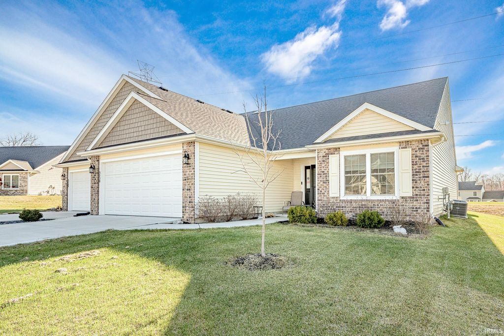 Photo of 5230 Pigeon Creek Court, Fort Wayne, IN 46825 (MLS # 202547137)