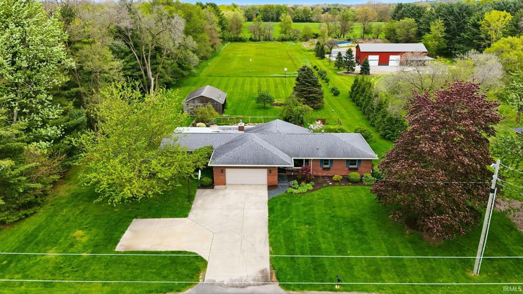 Photo of 1884 S Packerton Road, Warsaw, IN 46580 (MLS # 202616425)