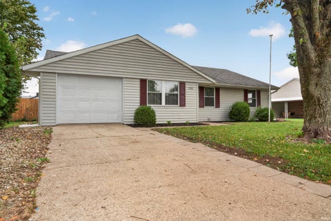 Tiny photo for 1904 ST. CHARLES Court, Kokomo, IN 46902 (MLS # 202643210)