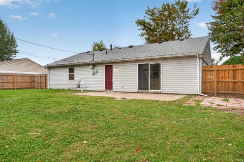 Tiny photo for 1904 ST. CHARLES Court, Kokomo, IN 46902 (MLS # 202643210)