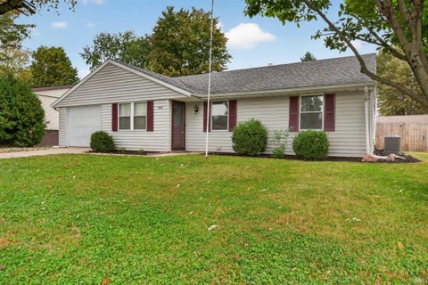 Tiny photo for 1904 ST. CHARLES Court, Kokomo, IN 46902 (MLS # 202643210)