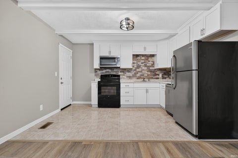Tiny photo for 1904 ST. CHARLES Court, Kokomo, IN 46902 (MLS # 202643210)