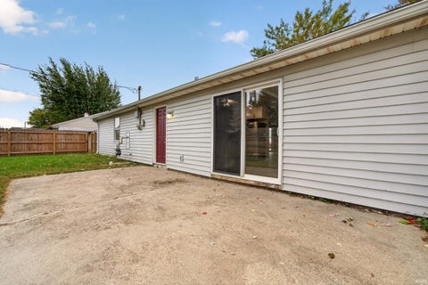 Tiny photo for 1904 ST. CHARLES Court, Kokomo, IN 46902 (MLS # 202643210)