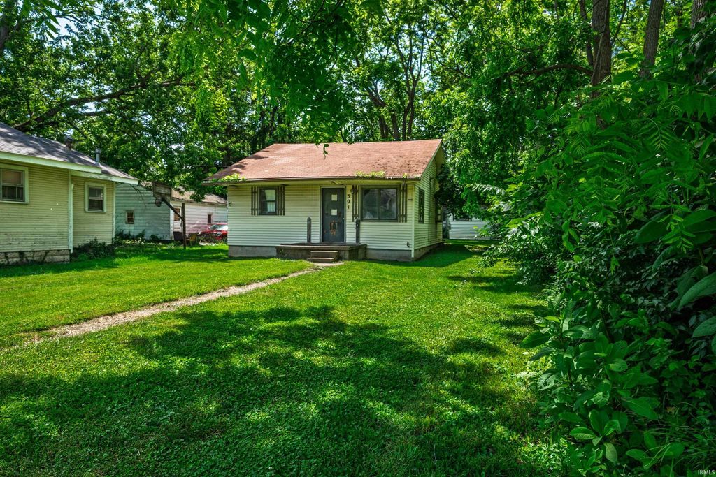 Photo of 301 S Nichols Avenue, Muncie, IN 47303 (MLS # 202625658)