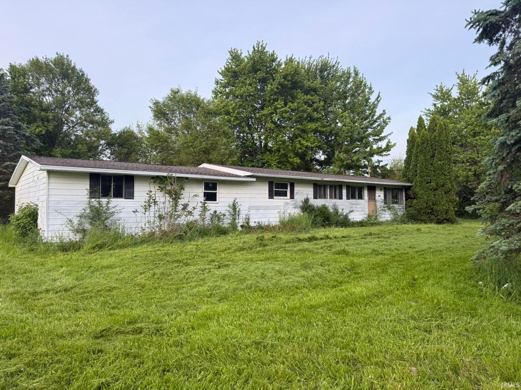 Photo of 4377 S US 33 Highway, Albion, IN 46701 (MLS # 202619943)