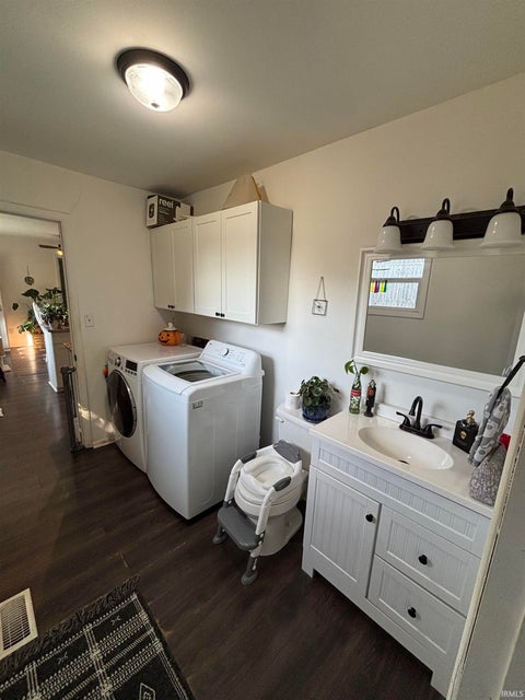 Tiny photo for 8203 Seward Lane, Fort Wayne, IN 46835 (MLS # 202636478)