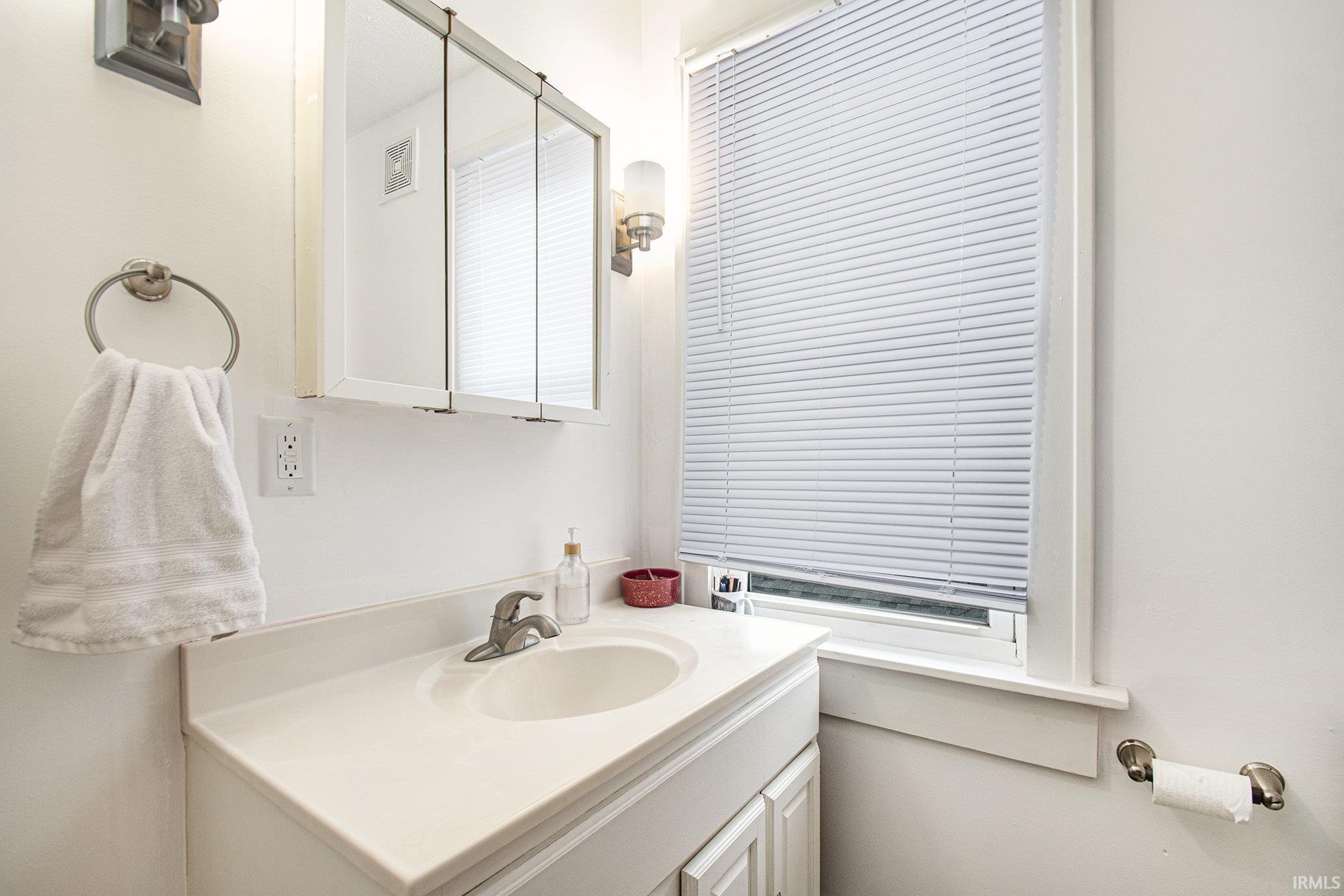 South Bend, Indiana 46613, United States, 3 Bedrooms Bedrooms, ,1 BathroomBathrooms,Residential,Active,100782