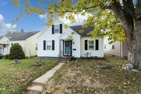 Photo of 2225 W 8th Street, Muncie, IN 47302 (MLS # 202543866) Photo of 2225 W 8th Street, Muncie, IN 47302 (MLS # 202543866)