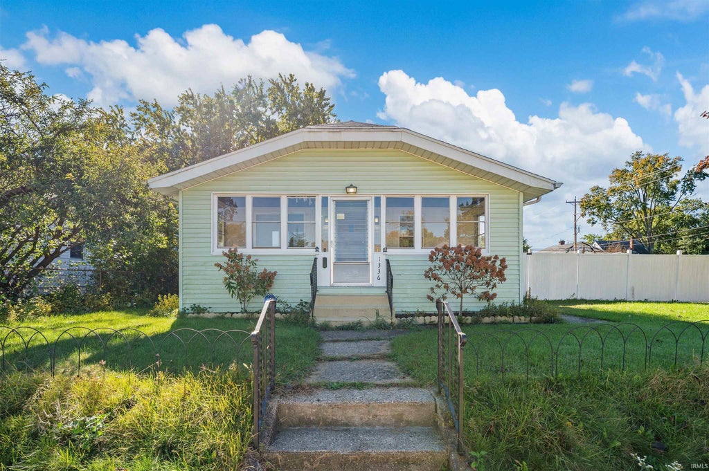 Photo of 1336 E Fox Street, South Bend, IN 46613 (MLS # 202644048)