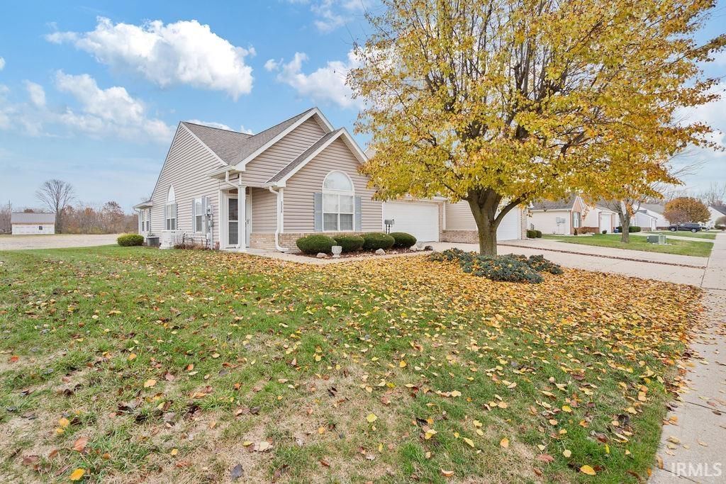 Photo of 3356 WEATHERED ROCK Circle, Kokomo, IN 46902 (MLS # 202547294)