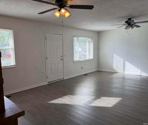 Tiny photo for 2612 Hawthorne Avenue, Evansville, IN 47714 (MLS # 202641788)
