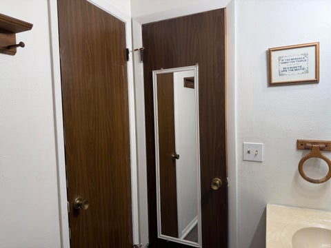 Tiny photo for 2612 Hawthorne Avenue, Evansville, IN 47714 (MLS # 202641788)
