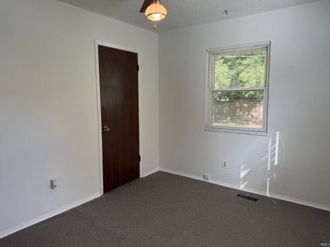 Tiny photo for 2612 Hawthorne Avenue, Evansville, IN 47714 (MLS # 202641788)
