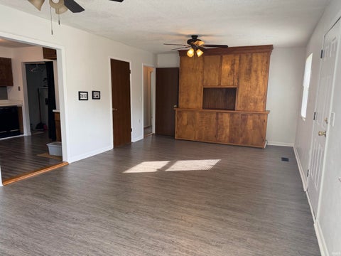 Tiny photo for 2612 Hawthorne Avenue, Evansville, IN 47714 (MLS # 202641788)