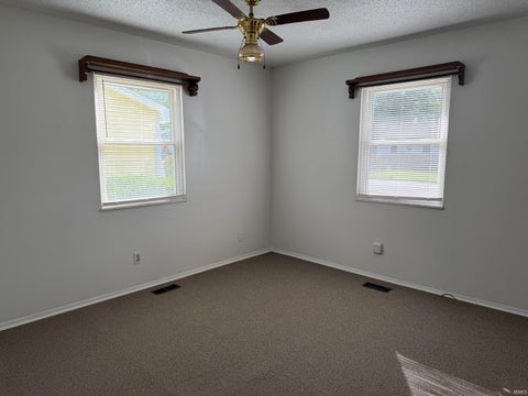 Tiny photo for 2612 Hawthorne Avenue, Evansville, IN 47714 (MLS # 202641788)