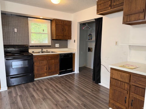 Tiny photo for 2612 Hawthorne Avenue, Evansville, IN 47714 (MLS # 202641788)
