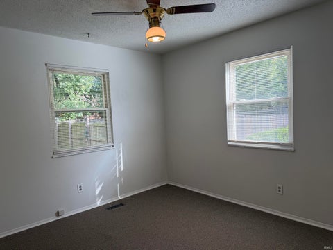 Tiny photo for 2612 Hawthorne Avenue, Evansville, IN 47714 (MLS # 202641788)