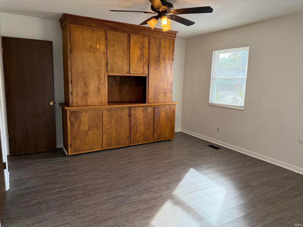 Photo of 2612 Hawthorne Avenue, Evansville, IN 47714 (MLS # 202641788)